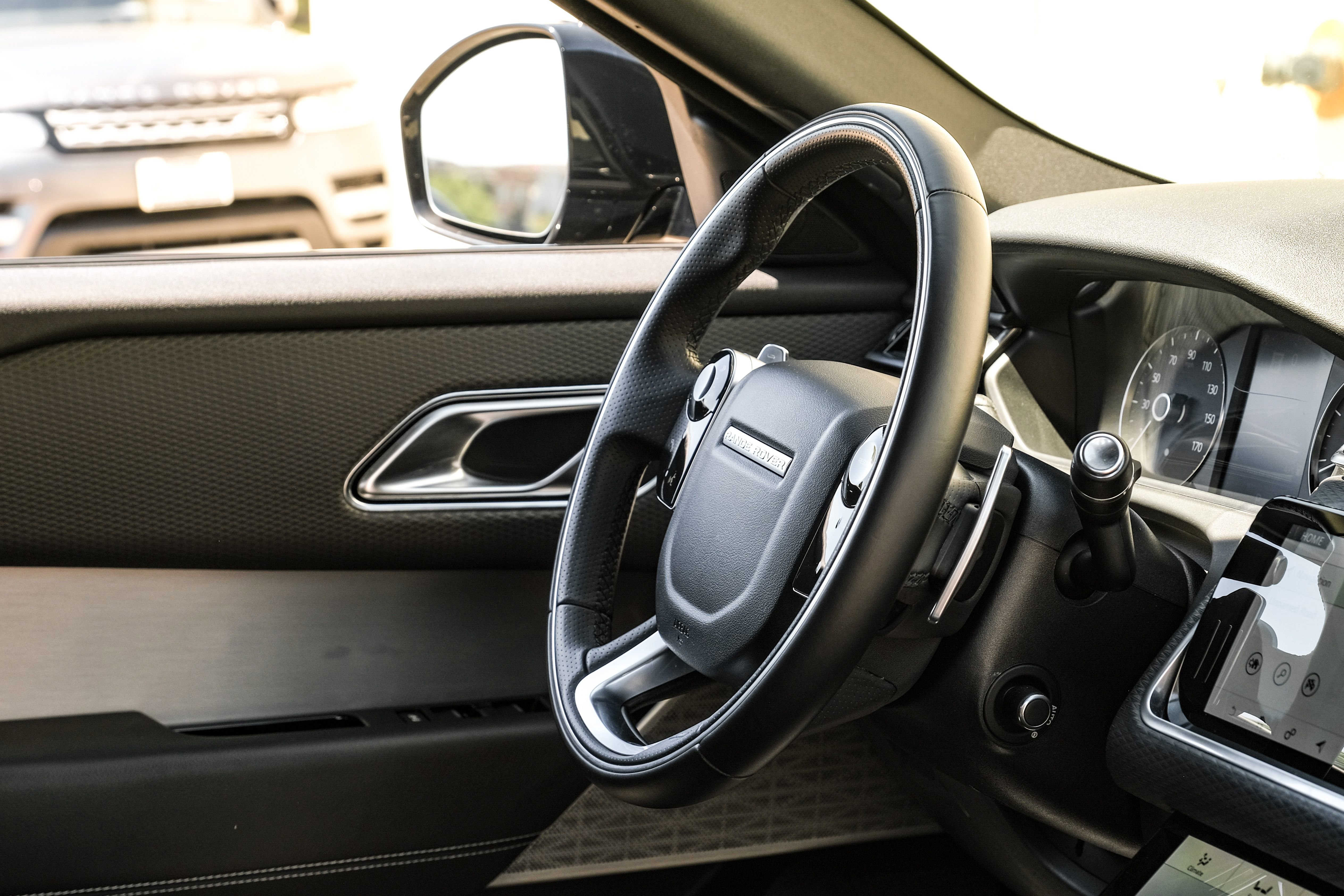 Used 2020 Land Rover Range Rover Velar R-Dynamic S AWD/4WD image 13