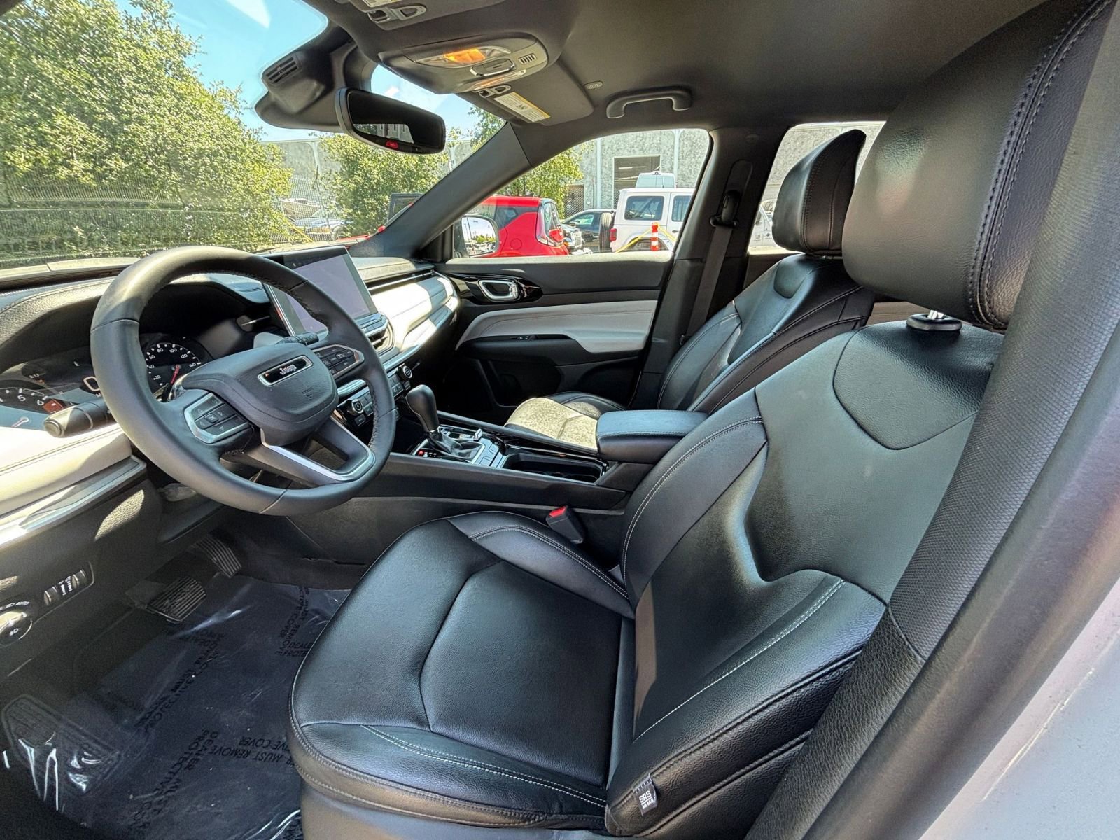 Used 2025 Jeep Compass Limited AWD/4WD image 28