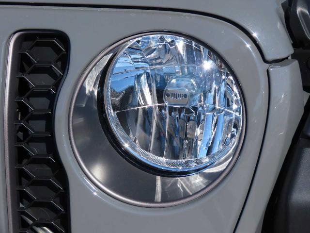 Used 2021 Jeep Gladiator Rubicon w/ Cold Weather Group image 10