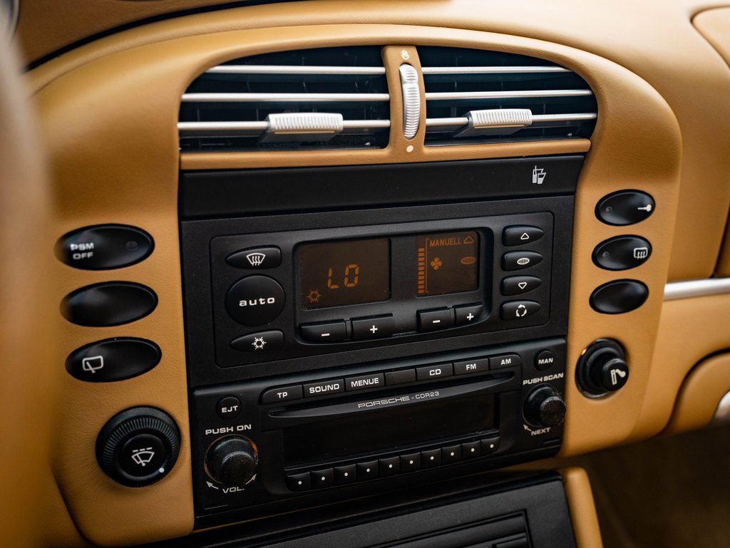 Used 2003 Porsche 911 Carrera image 27