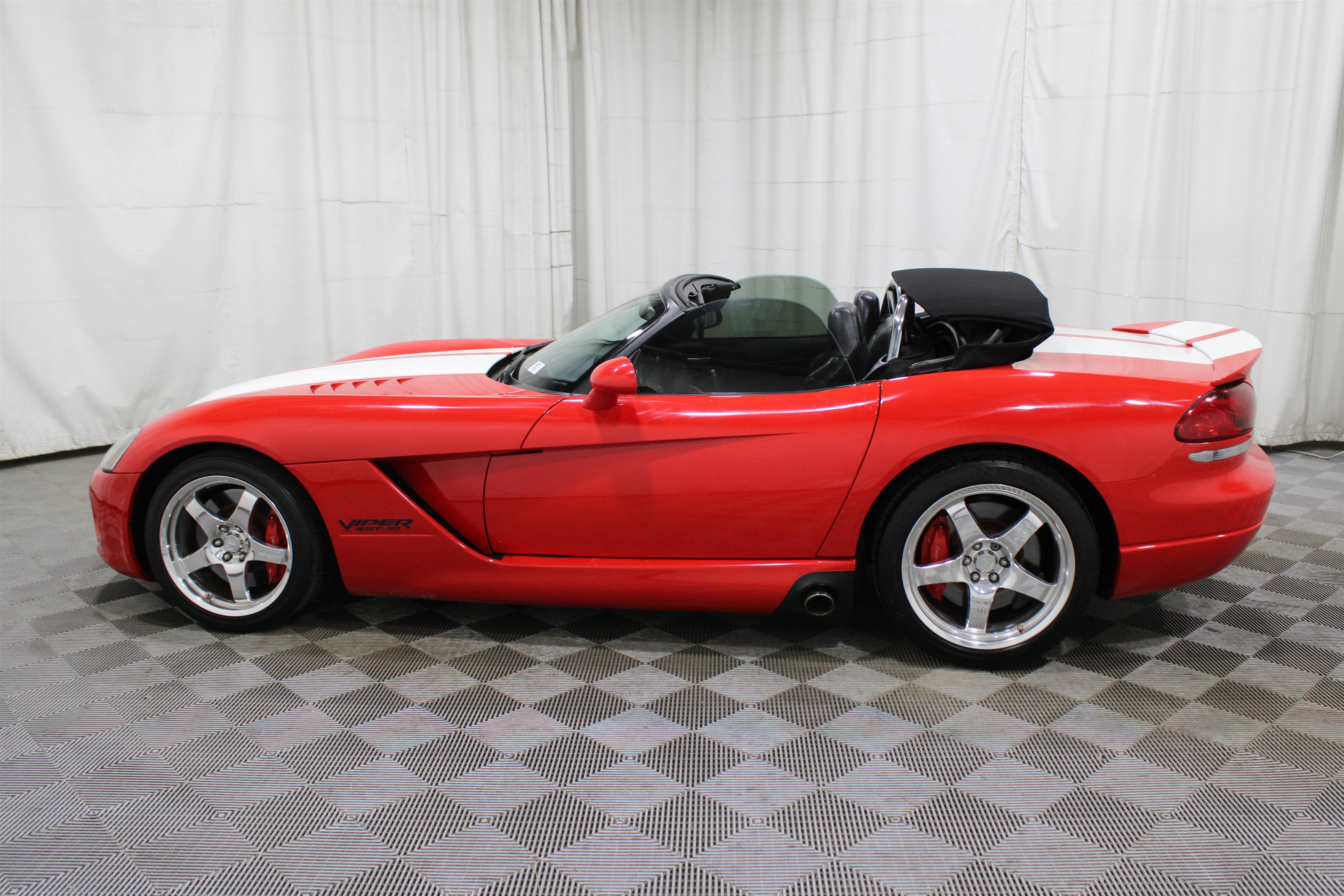 Used 2004 Dodge Viper SRT-10 RWD image 26