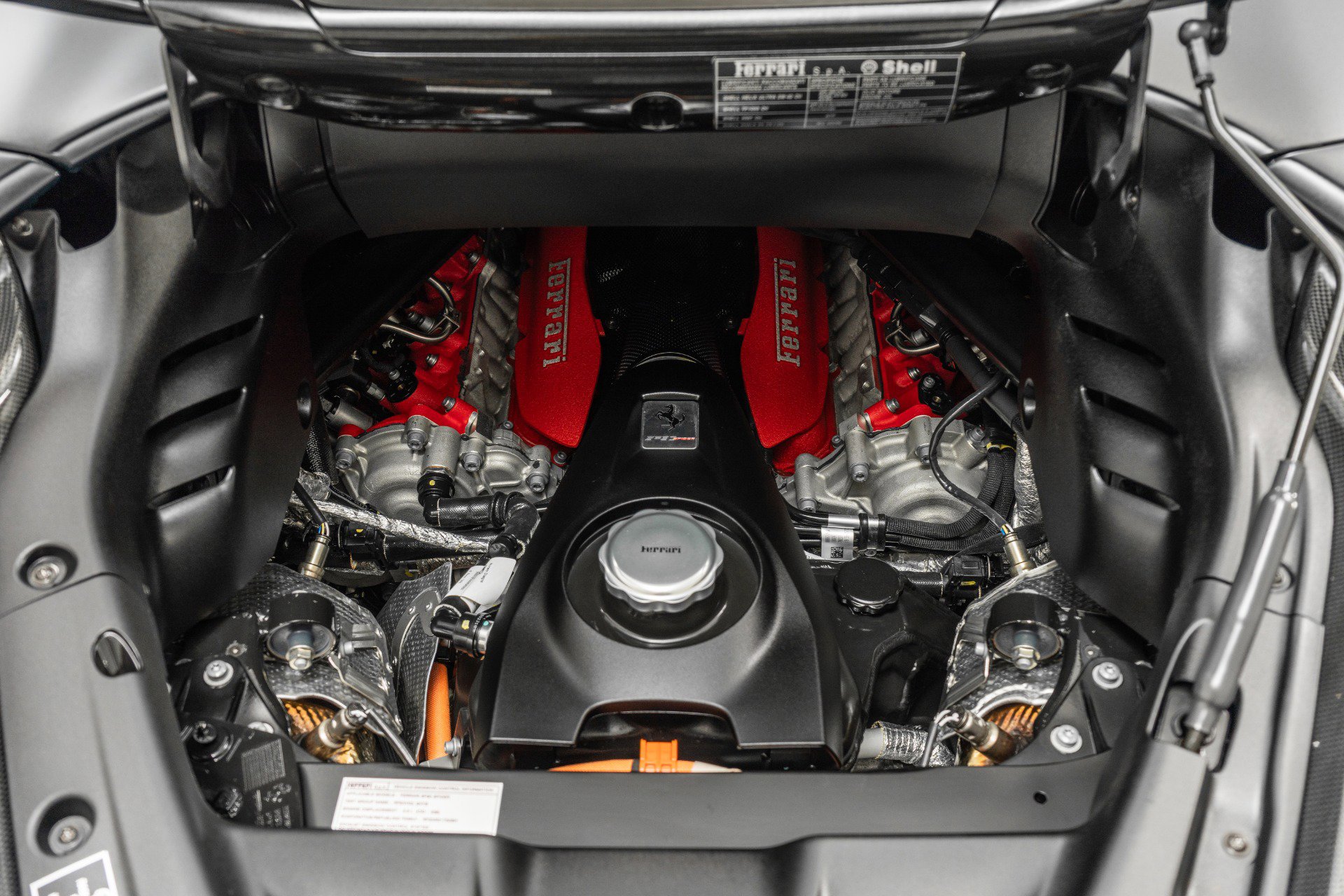 Used 2024 Ferrari SF90 Spider image 12