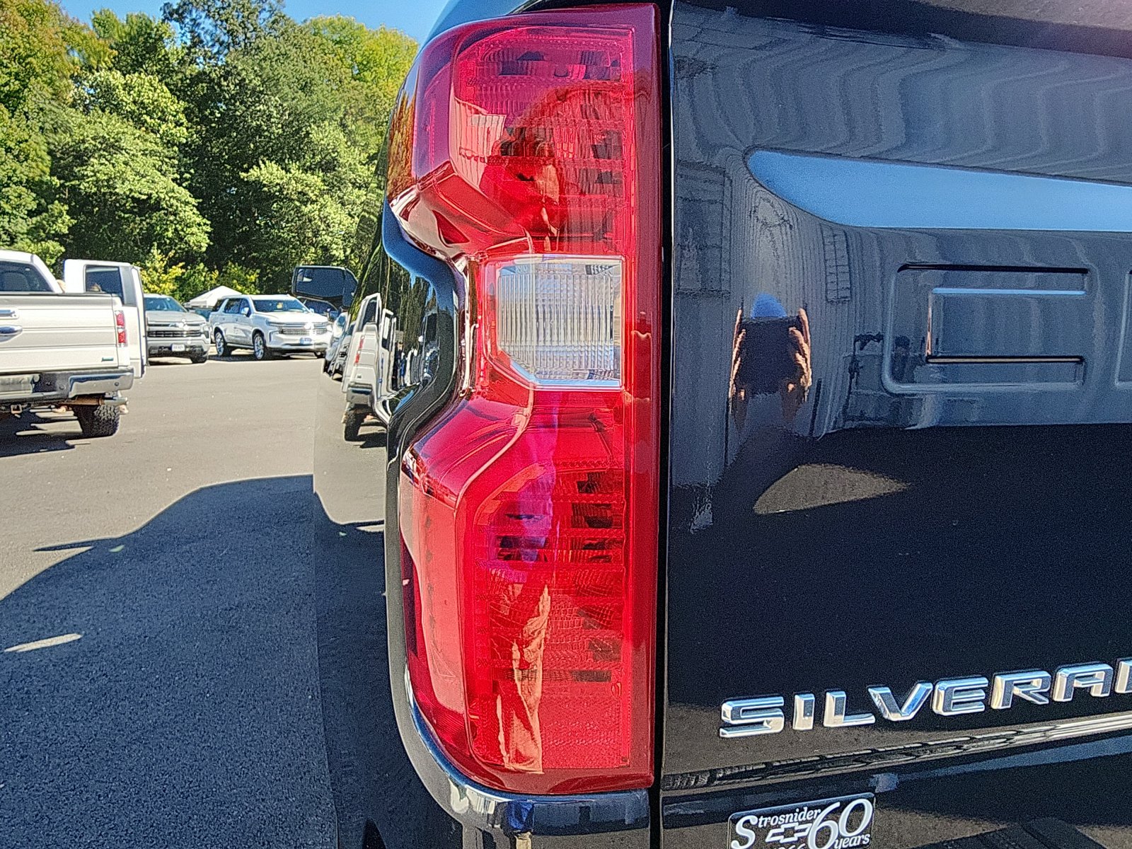 Used 2023 Chevrolet Silverado 1500 LT AWD/4WD image 13