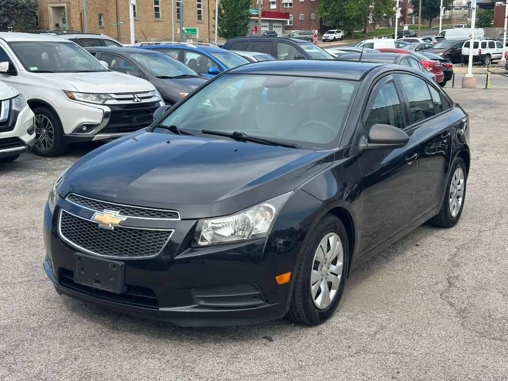 Used 2014 Chevrolet Cruze LS FWD image 3