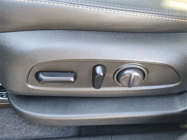 Used 2019 Chevrolet Equinox Premier w/ LPO, Floor Liner Package image 6