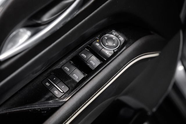 Used 2021 Cadillac Escalade ESV Premium Luxury AWD/4WD image 68