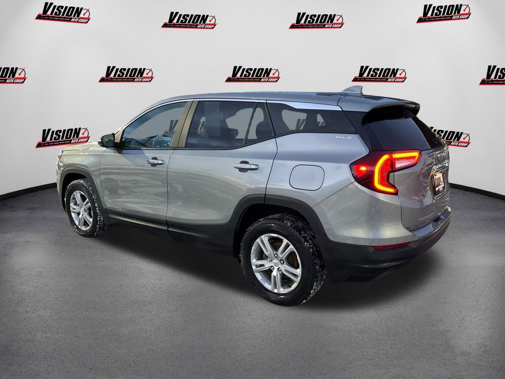 Used 2023 GMC Terrain SLE image 7