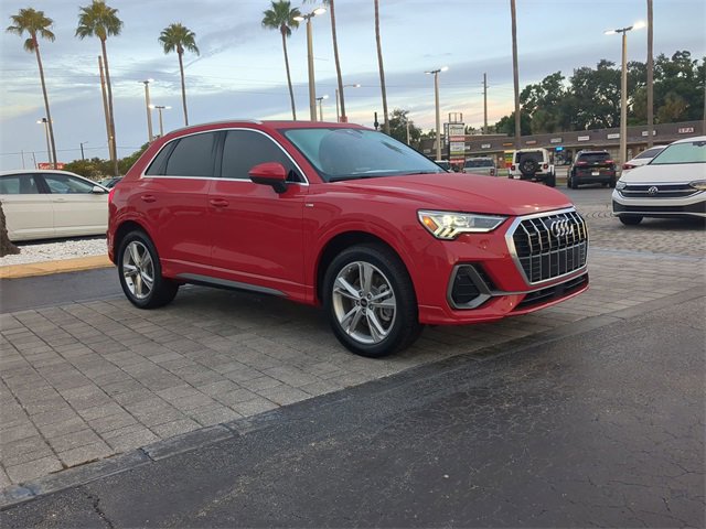 Used 2022 Audi Q3 2.0T Premium Plus w/ Premium Plus Package image 2