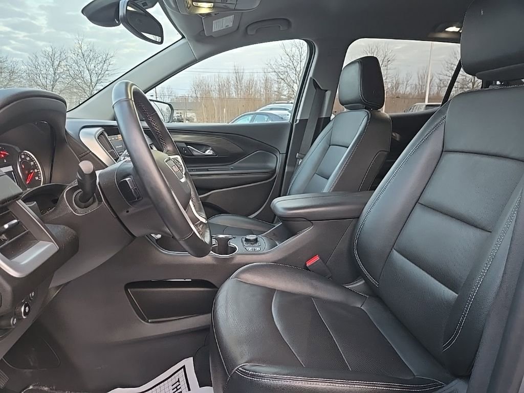 Used 2023 GMC Terrain SLT image 9