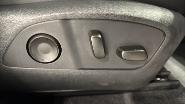 Used 2025 Buick Enclave Preferred AWD/4WD image 34