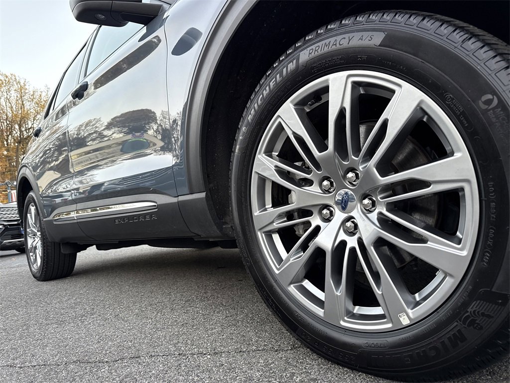 Used 2025 Ford Explorer Active w/ Active Comfort Package image 8