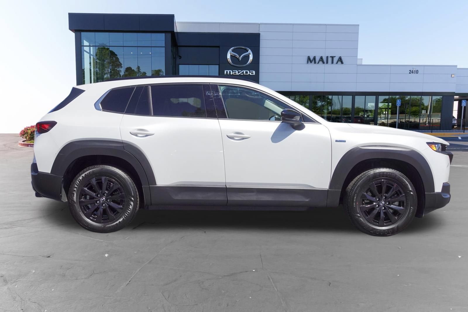 Certified 2025 MAZDA CX-50 AWD 2.5 Hybrid w/ Premium Pkg image 2