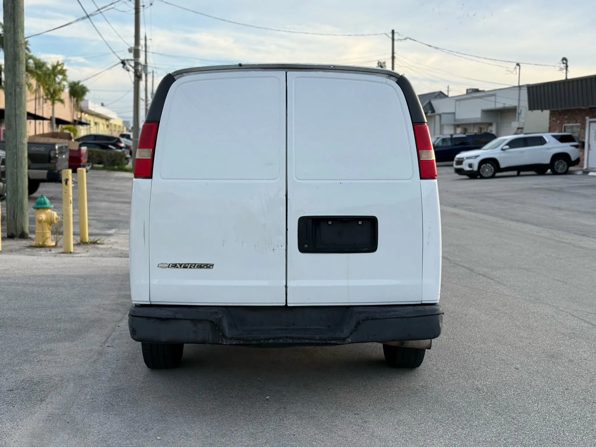 Used 2010 Chevrolet Express 2500 Extended image 6