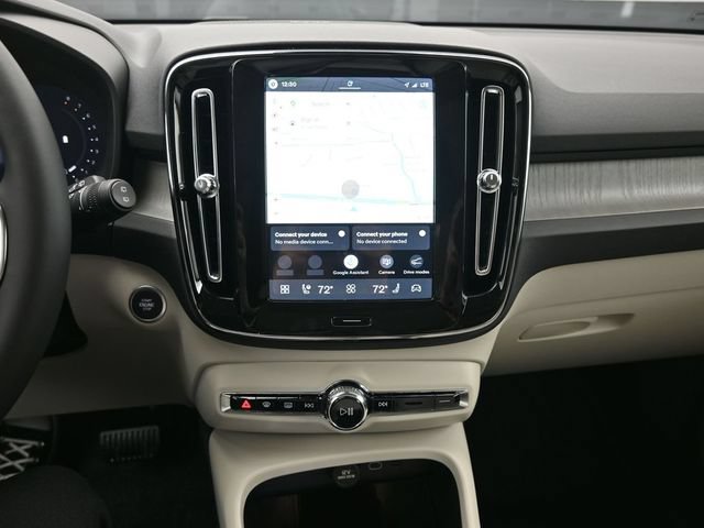 New 2026 Volvo XC40 B5 Ultra w/ Protection Package Premier AWD/4WD image 13