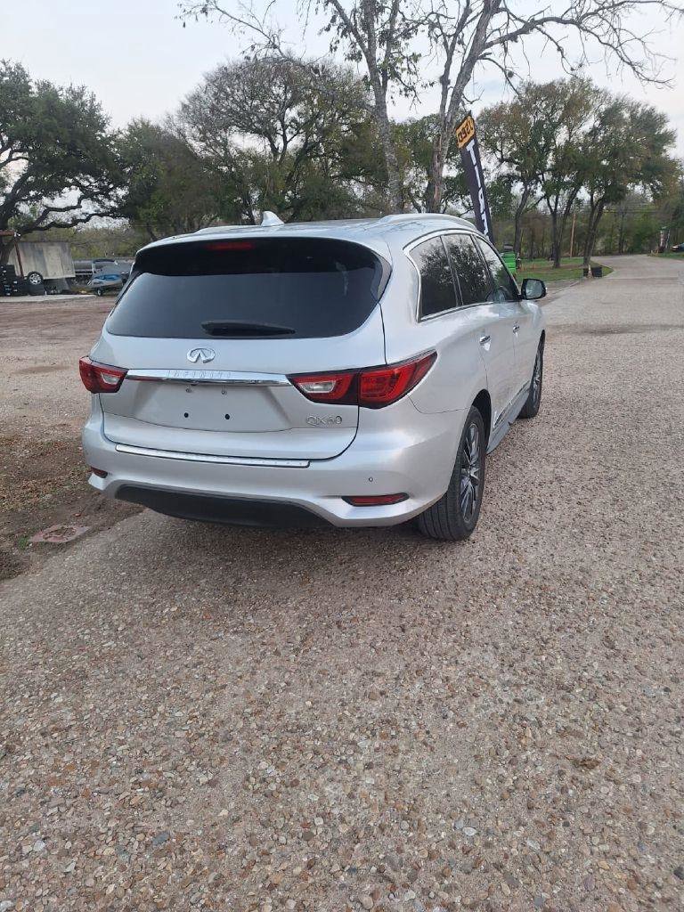 Used 2017 INFINITI QX60 w/ Premium Plus Package image 10