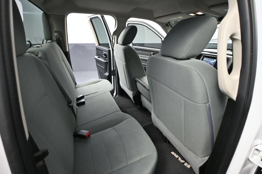 Used 2019 RAM 1500 Express w/ Express Value Package AWD/4WD image 33