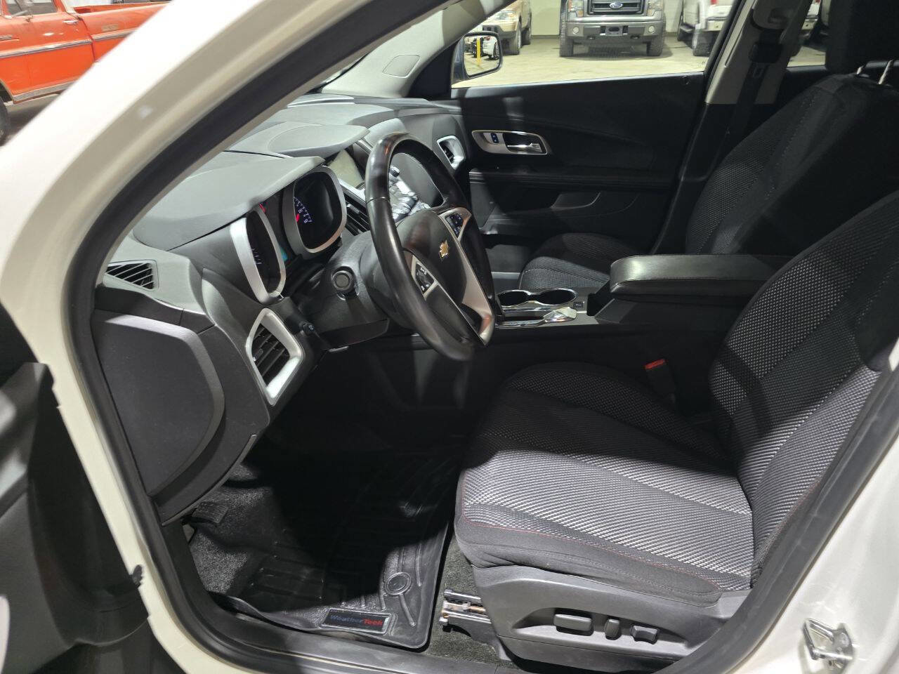 Used 2015 Chevrolet Equinox LT image 25