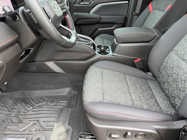 Certified 2025 Chevrolet Colorado Z71 w/ Technology Package AWD/4WD image 12