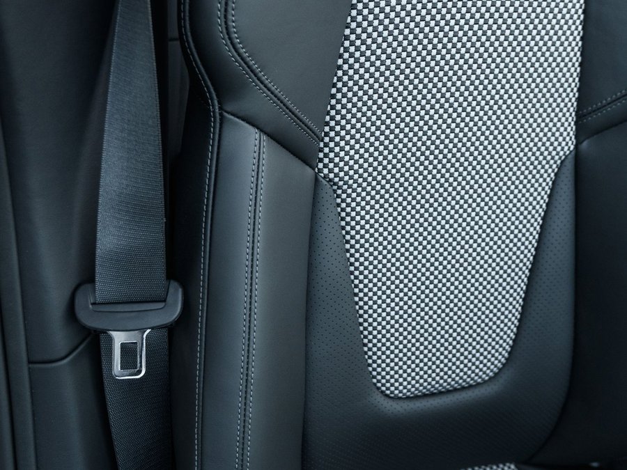 Used 2023 Porsche 911 50th Anniversary Edition image 25