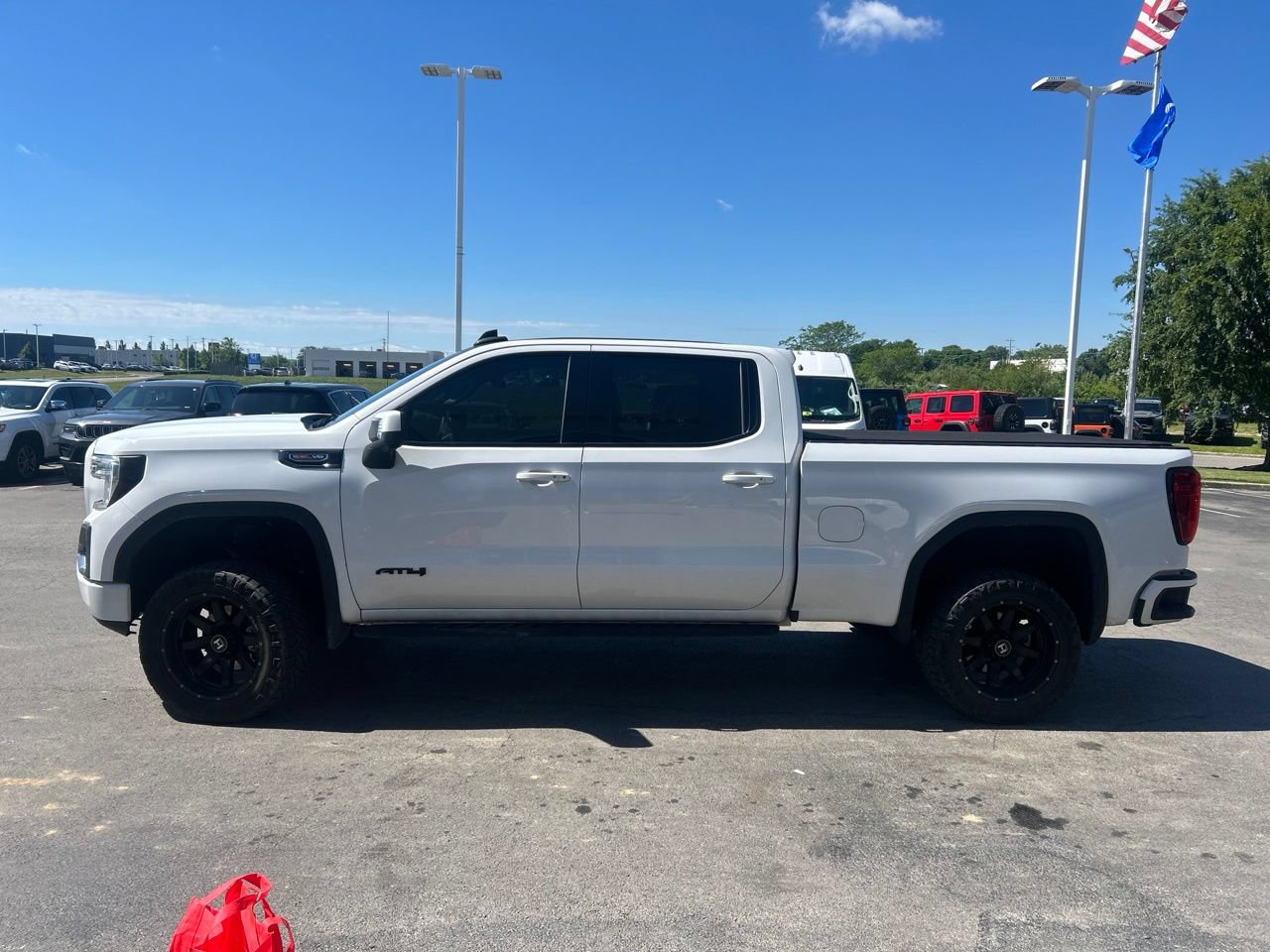 Used 2021 GMC Sierra 1500 AT4 AWD/4WD image 2
