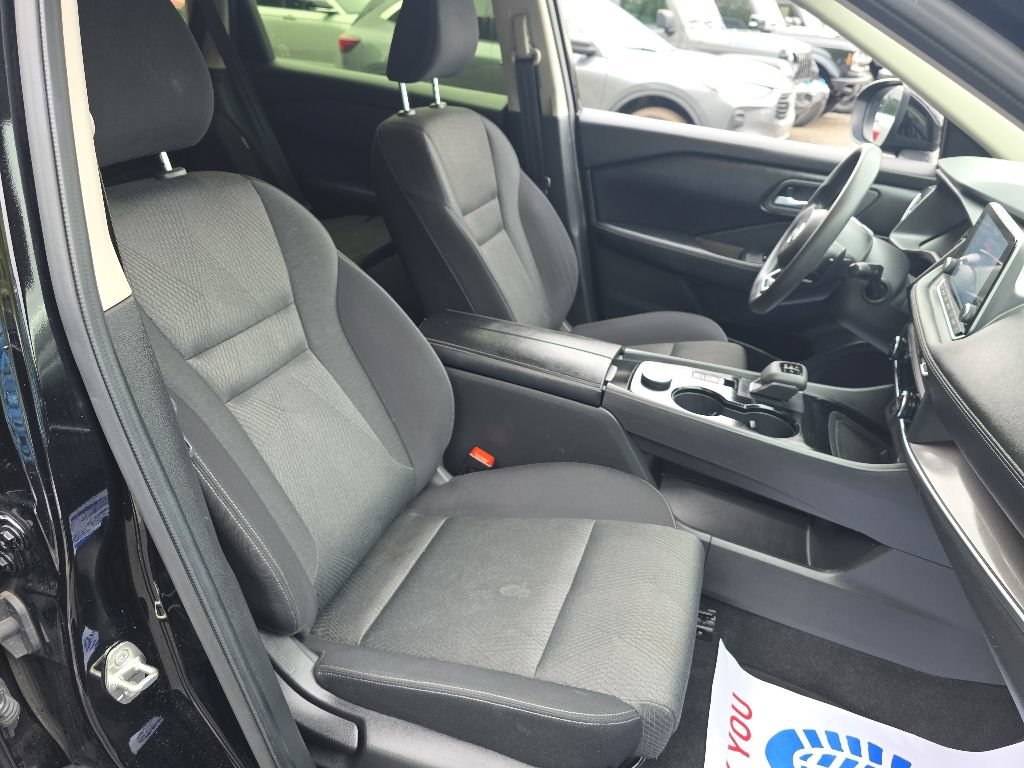 Used 2024 Nissan Rogue SV AWD/4WD image 29