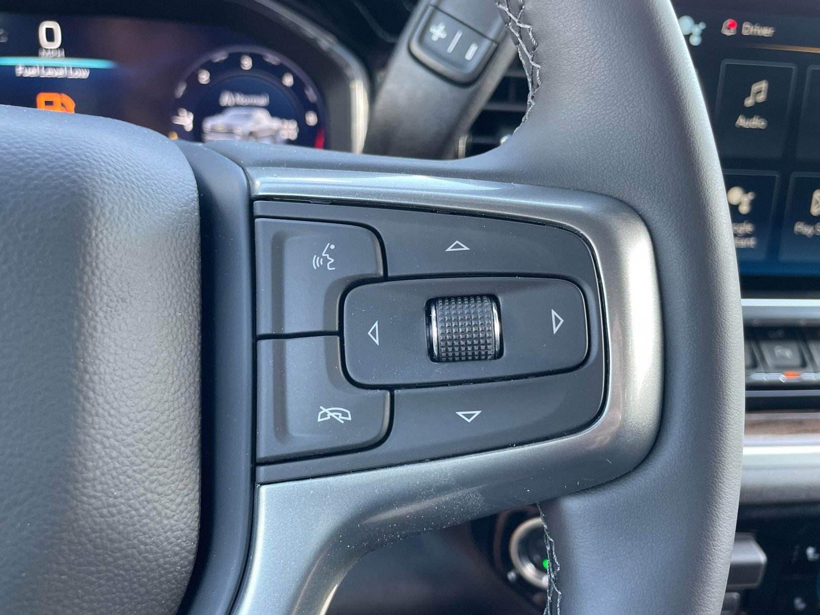 Used 2025 Chevrolet Silverado 1500 LT image 8