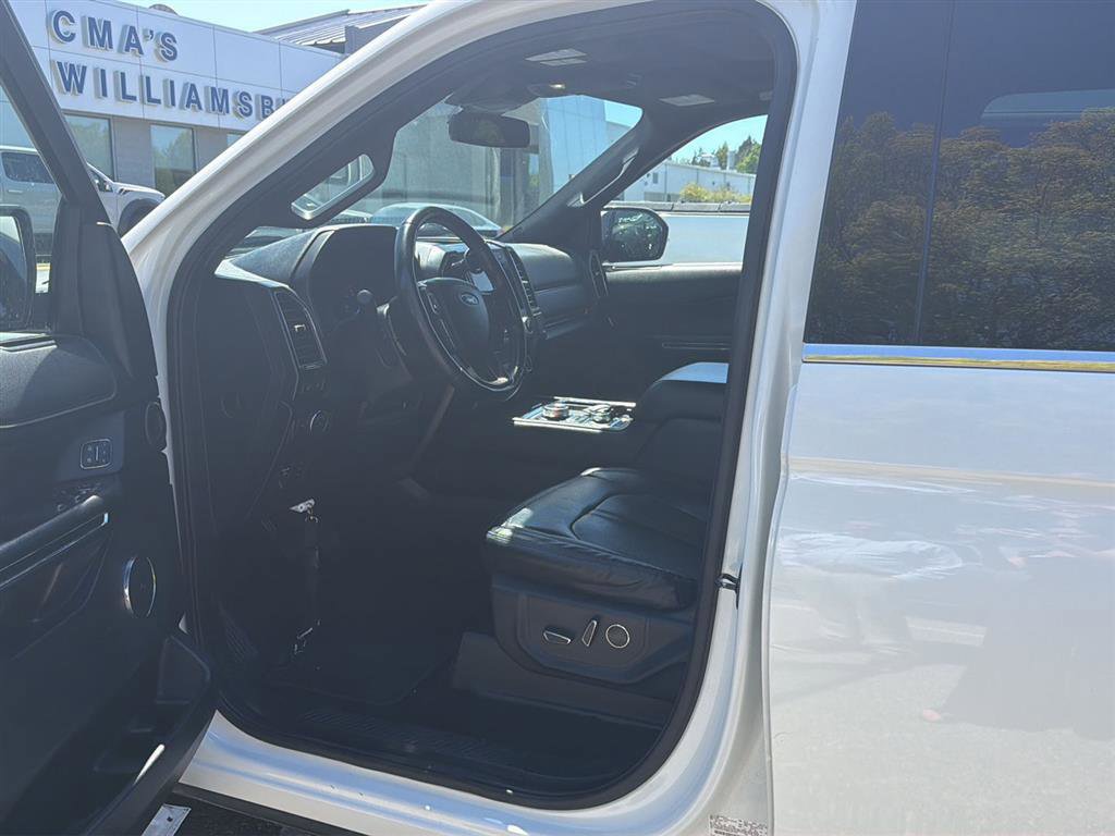 Used 2021 Ford Expedition Max Limited image 6