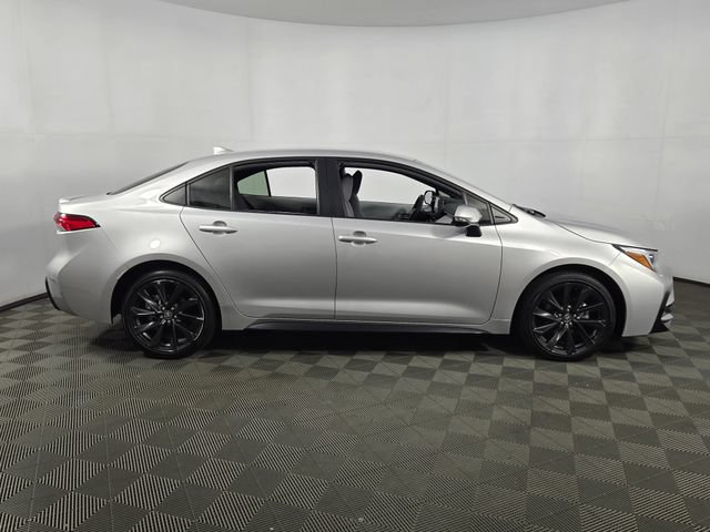 Used 2026 Toyota Corolla SE FWD image 10