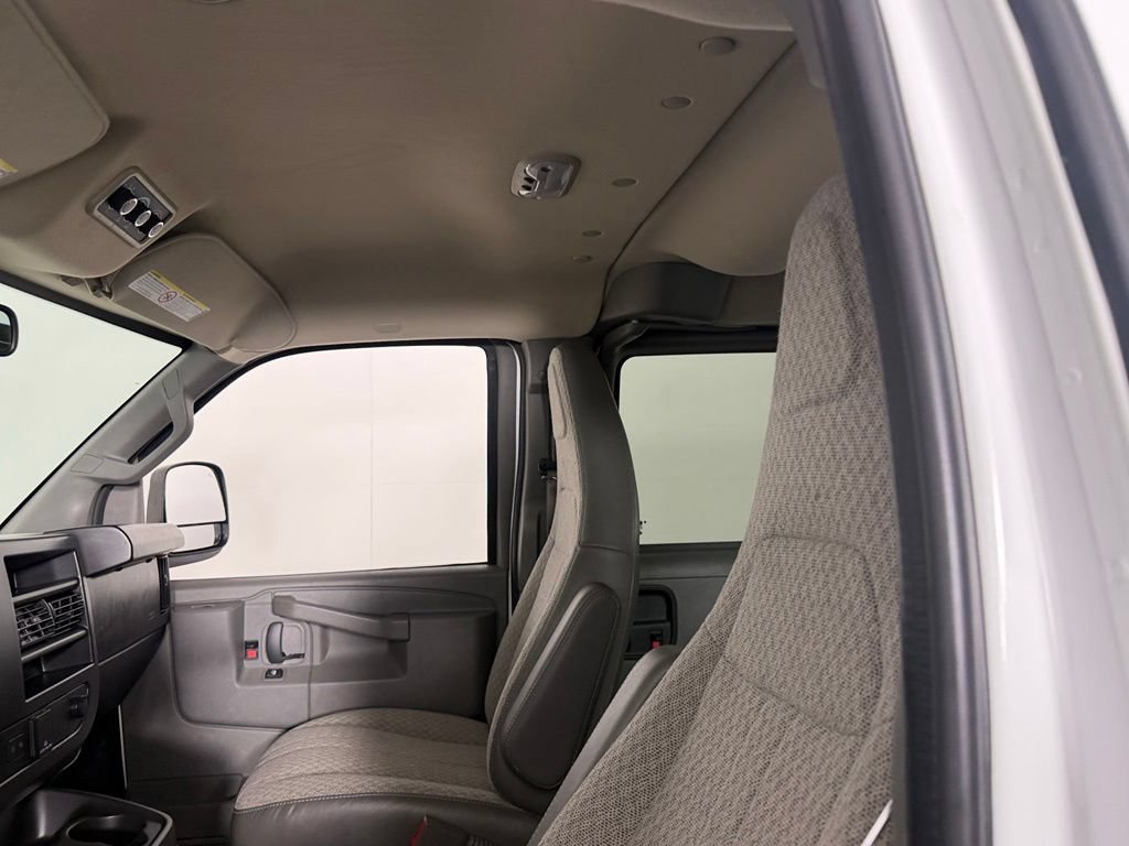 Used 2025 Chevrolet Express 3500 LT w/ LT Preferred Equipment Group RWD image 21