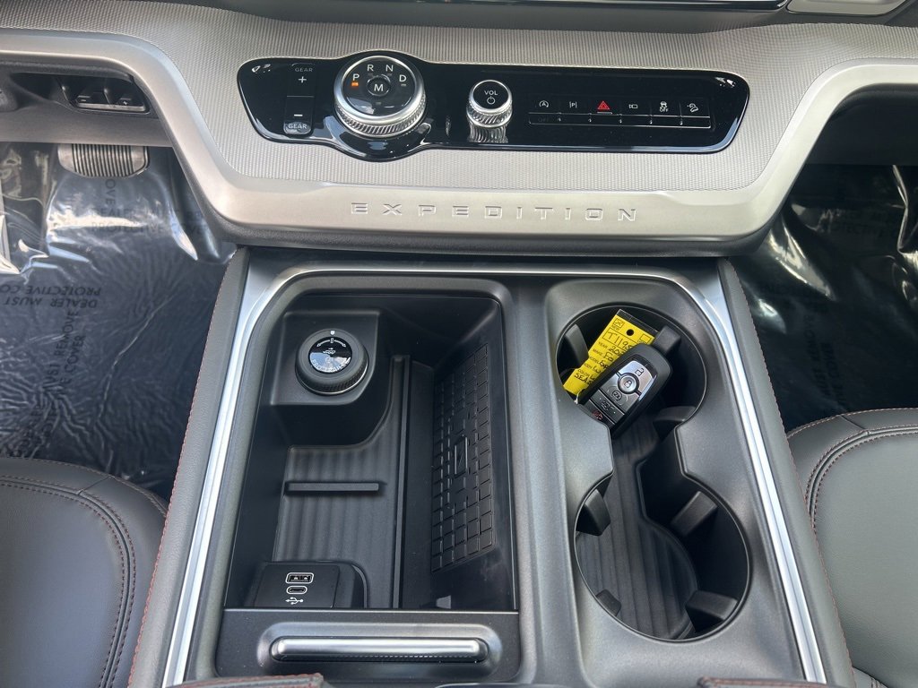 New 2025 Ford Expedition Active image 35