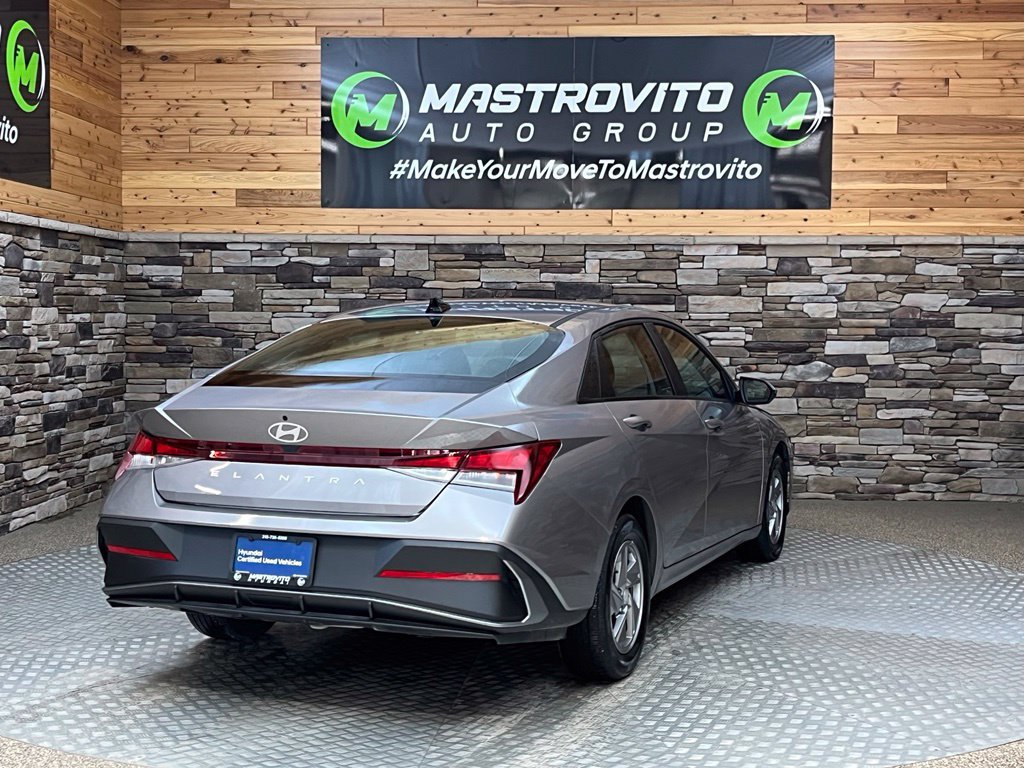 Certified 2024 Hyundai Elantra SE FWD image 19