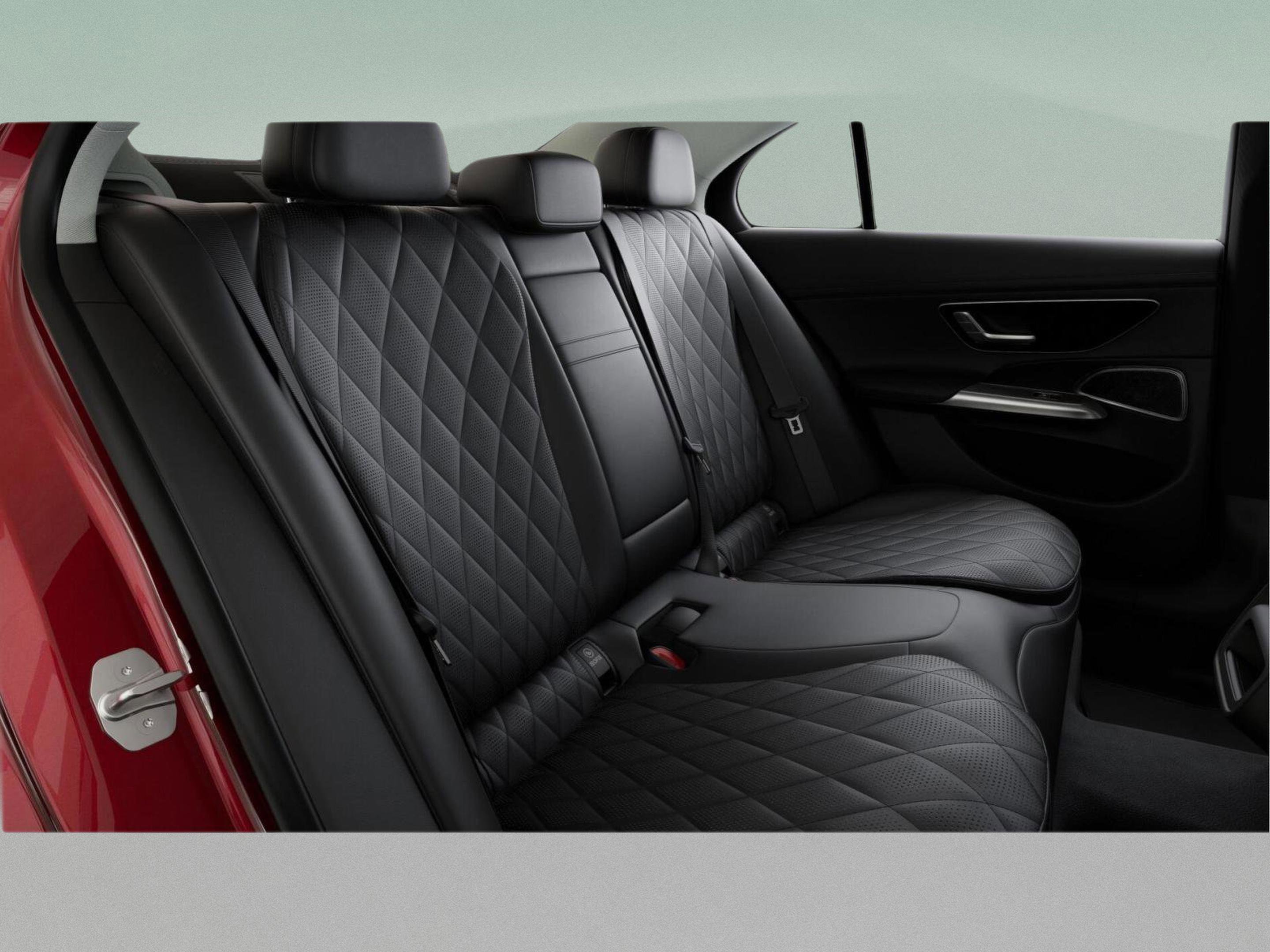 New 2026 Mercedes-Benz E 350 4MATIC Sedan image 41