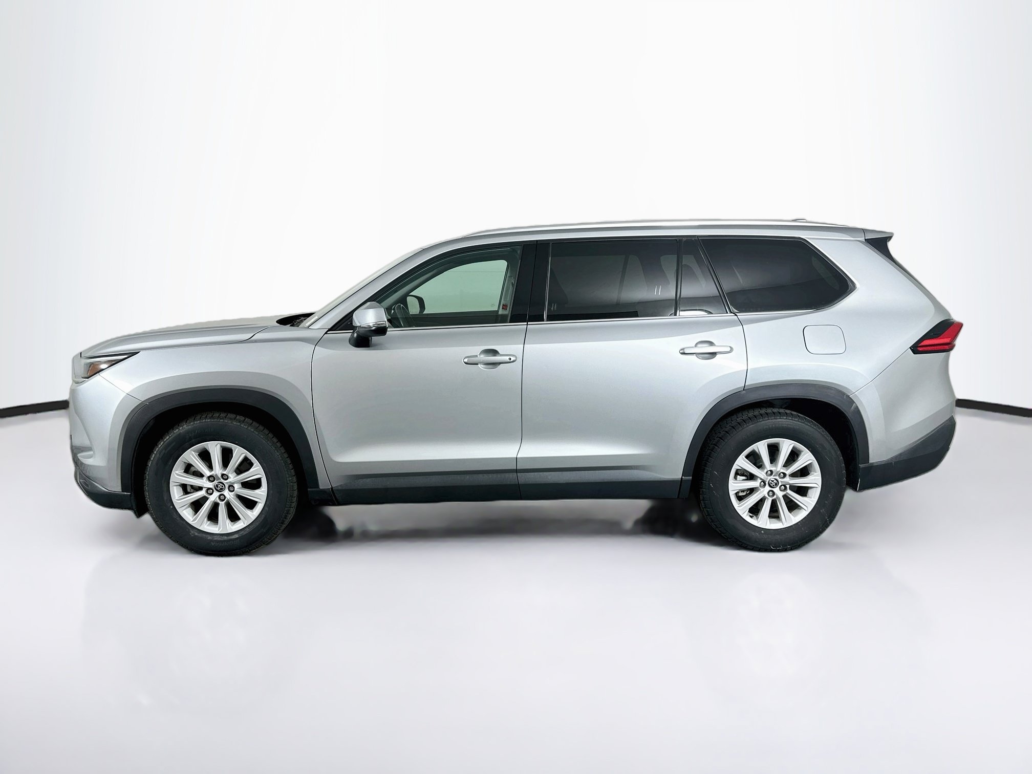 Used 2024 Toyota Grand Highlander AWD Hybrid image 4