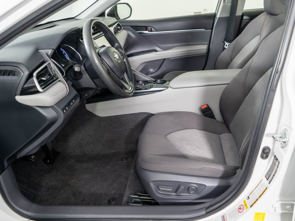 Used 2018 Toyota Camry LE w/ Moonroof Package image 10