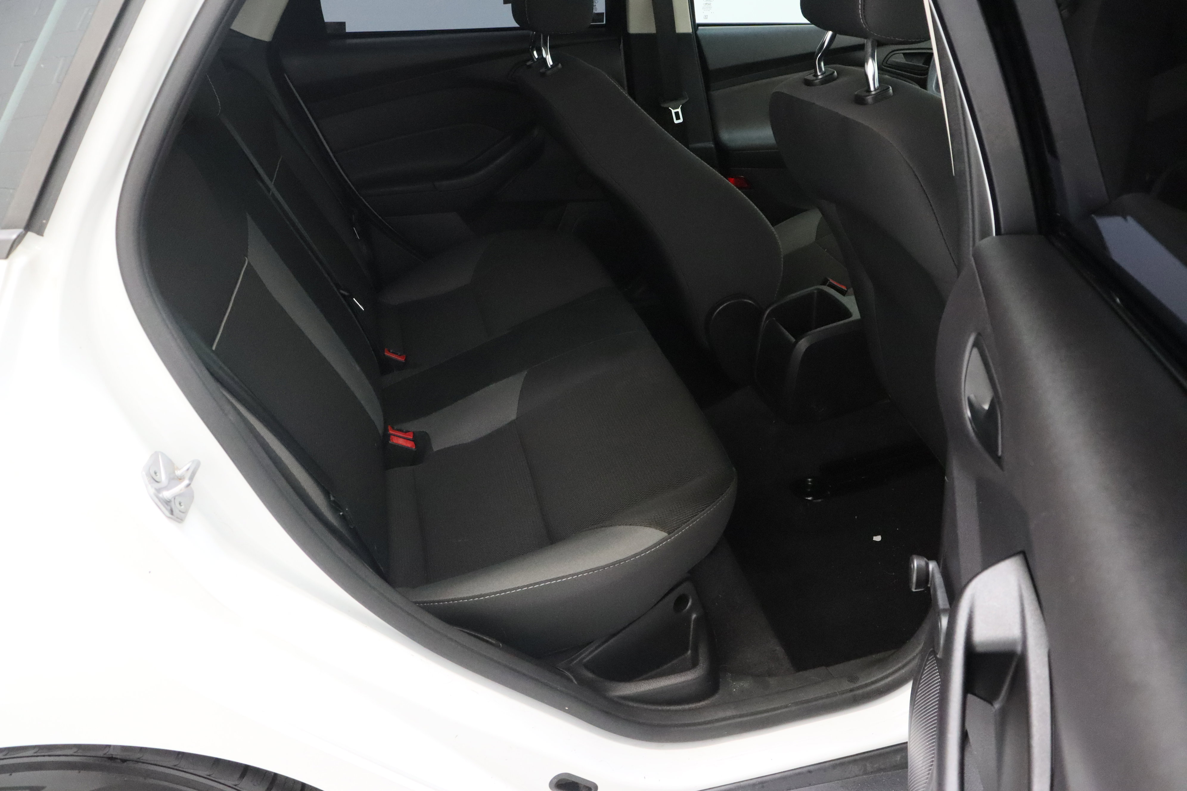 Used 2014 Ford Focus S FWD image 29
