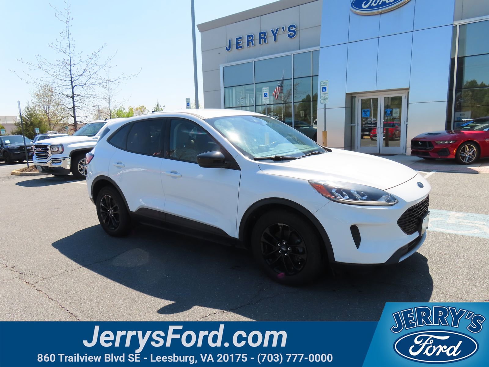 Used 2020 Ford Escape SE Sport image 1