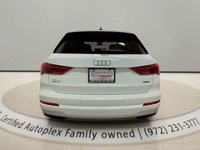 Used 2020 Audi Q3 2.0T Premium w/ Convenience Package image 3