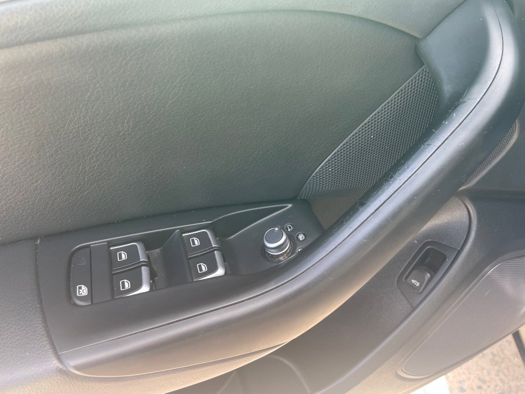 Used 2018 Audi Q3 2.0T Premium w/ Convenience Package image 17