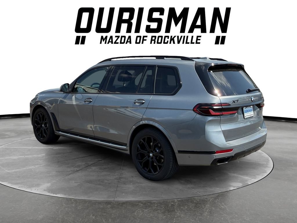 Used 2024 BMW X7 xDrive40i w/ Premium Package AWD/4WD image 4