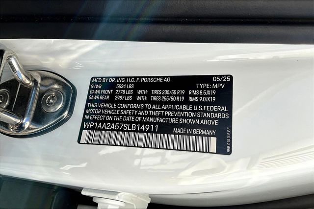 Used 2025 Porsche Macan image 19