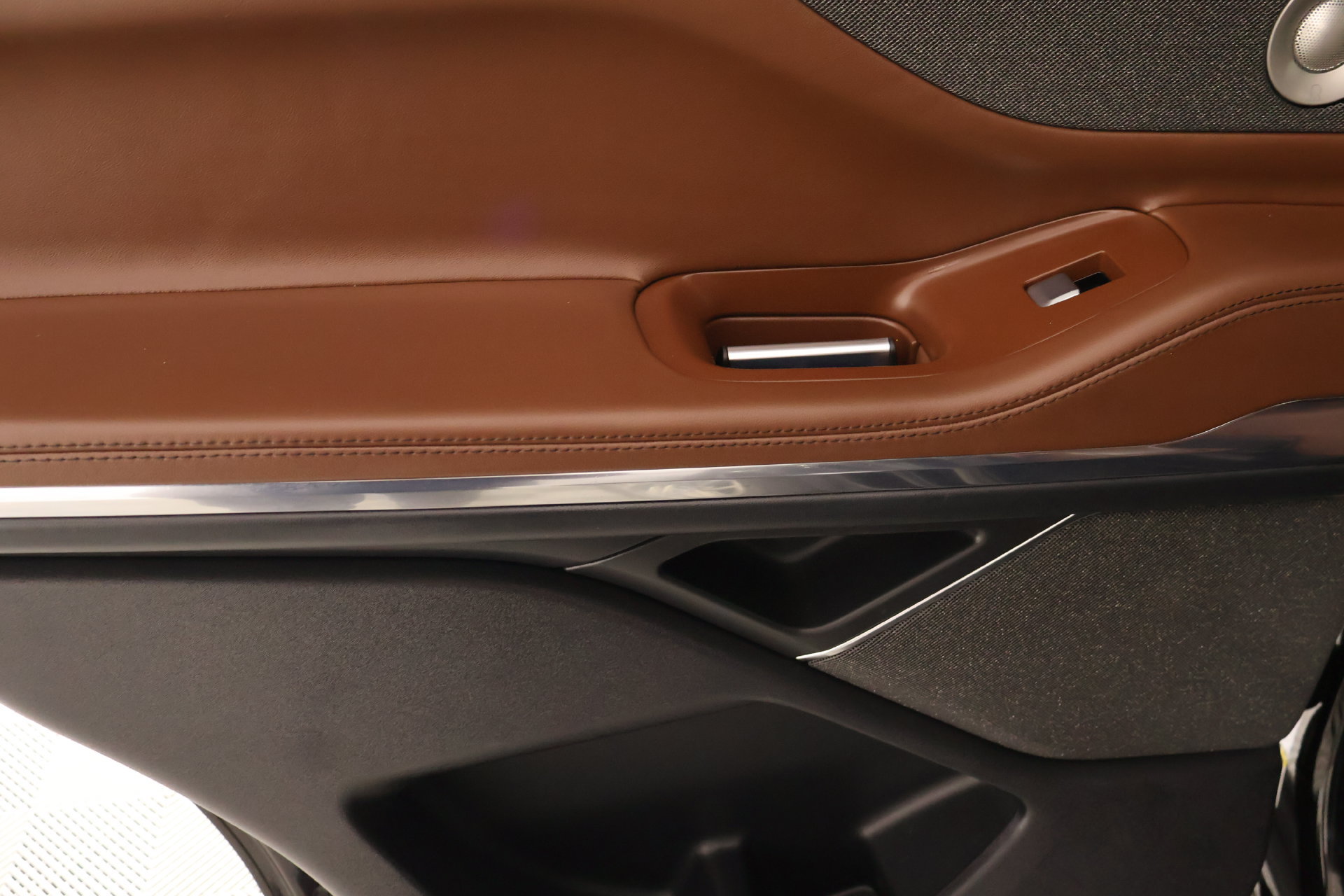 Certified 2025 Lincoln Navigator Reserve AWD/4WD image 18