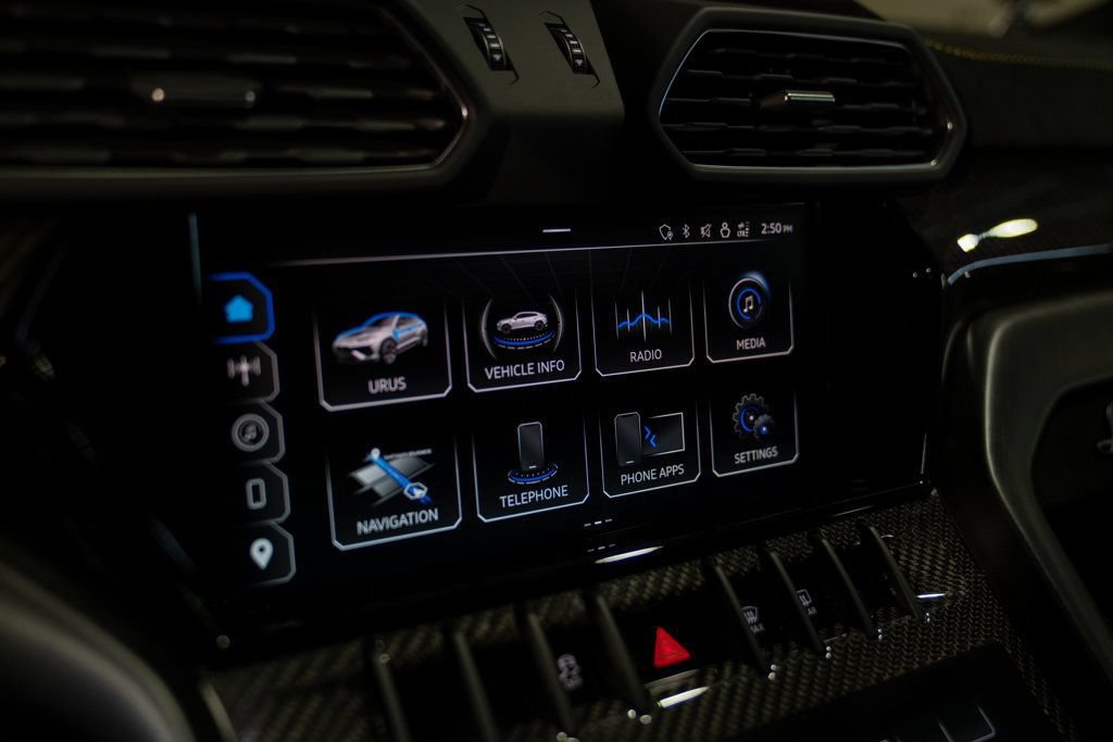 Used 2024 Lamborghini Urus Performante AWD/4WD image 19