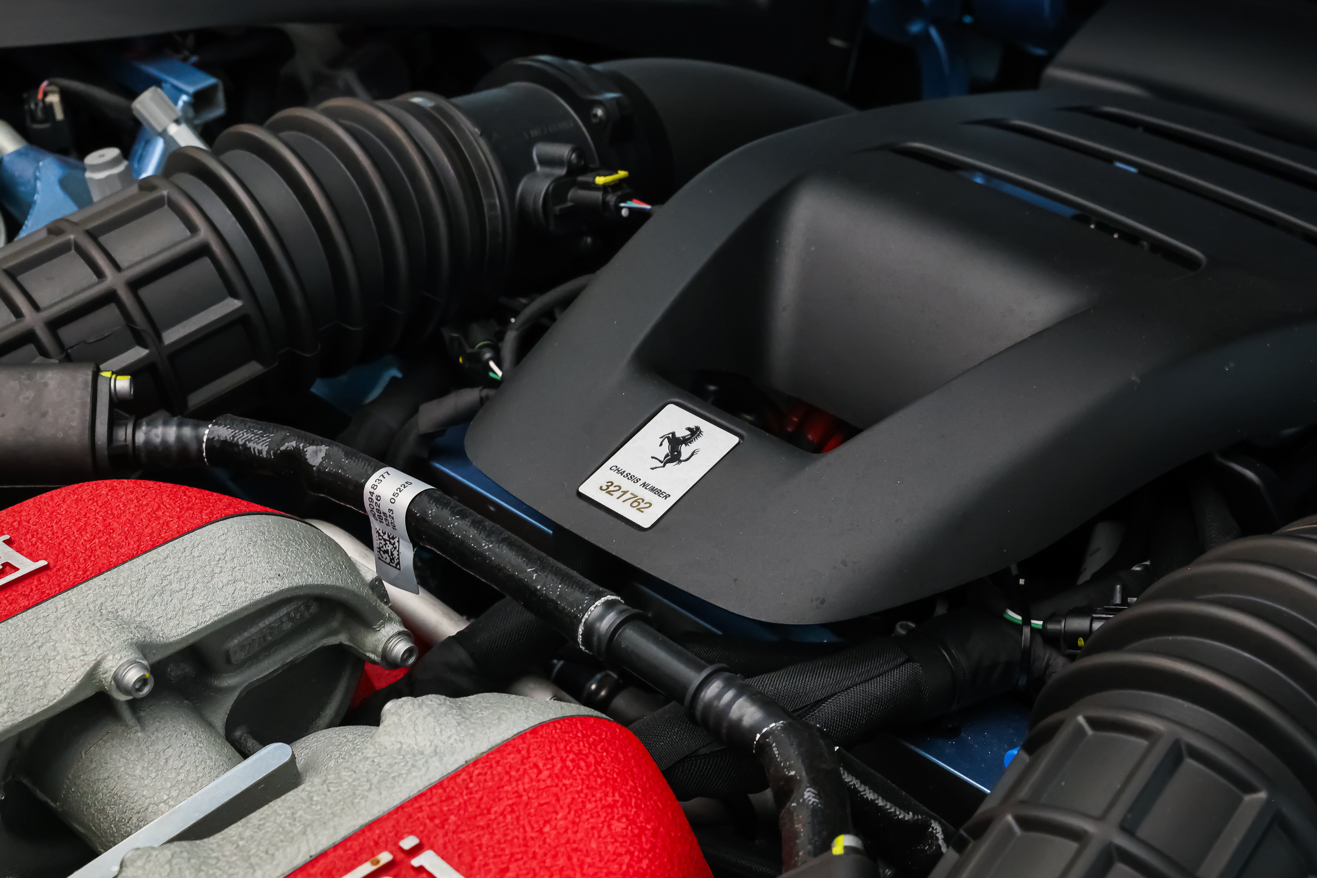 Used 2025 Ferrari Purosangue AWD/4WD image 24