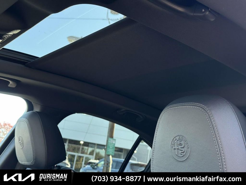 Used 2022 Alfa Romeo Stelvio Veloce image 23