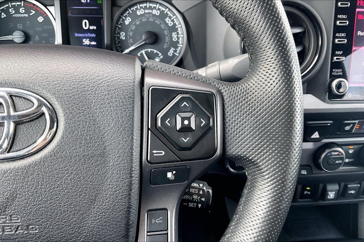 Used 2022 Toyota Tacoma TRD Off-Road image 11