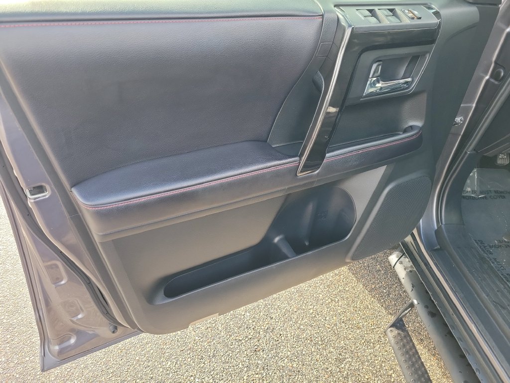 Used 2018 Toyota 4Runner TRD Off-Road Premium w/ TRD Performance Package AWD/4WD image 19