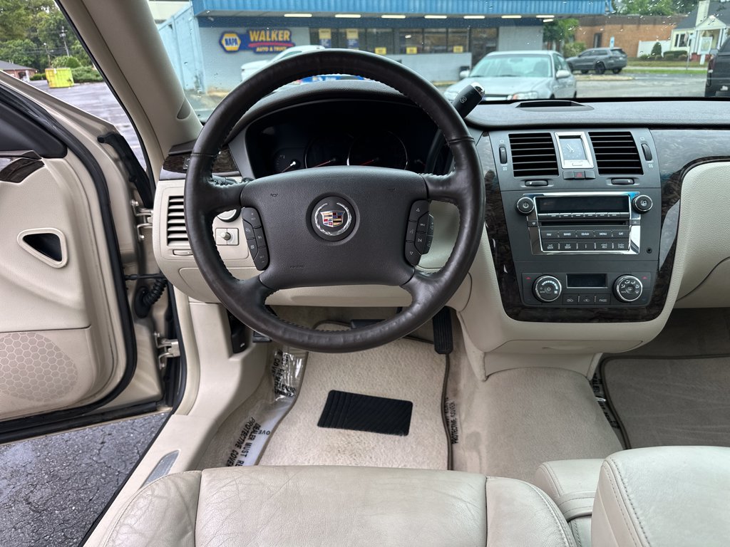 Used 2008 Cadillac DTS w/ Sun And Sound Package FWD image 15