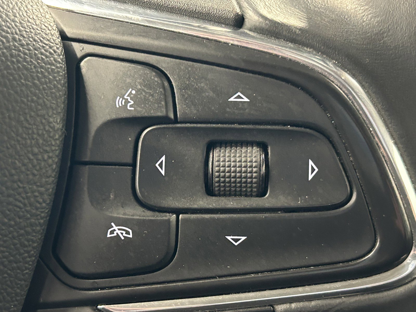 Used 2022 Buick Envision Preferred image 22