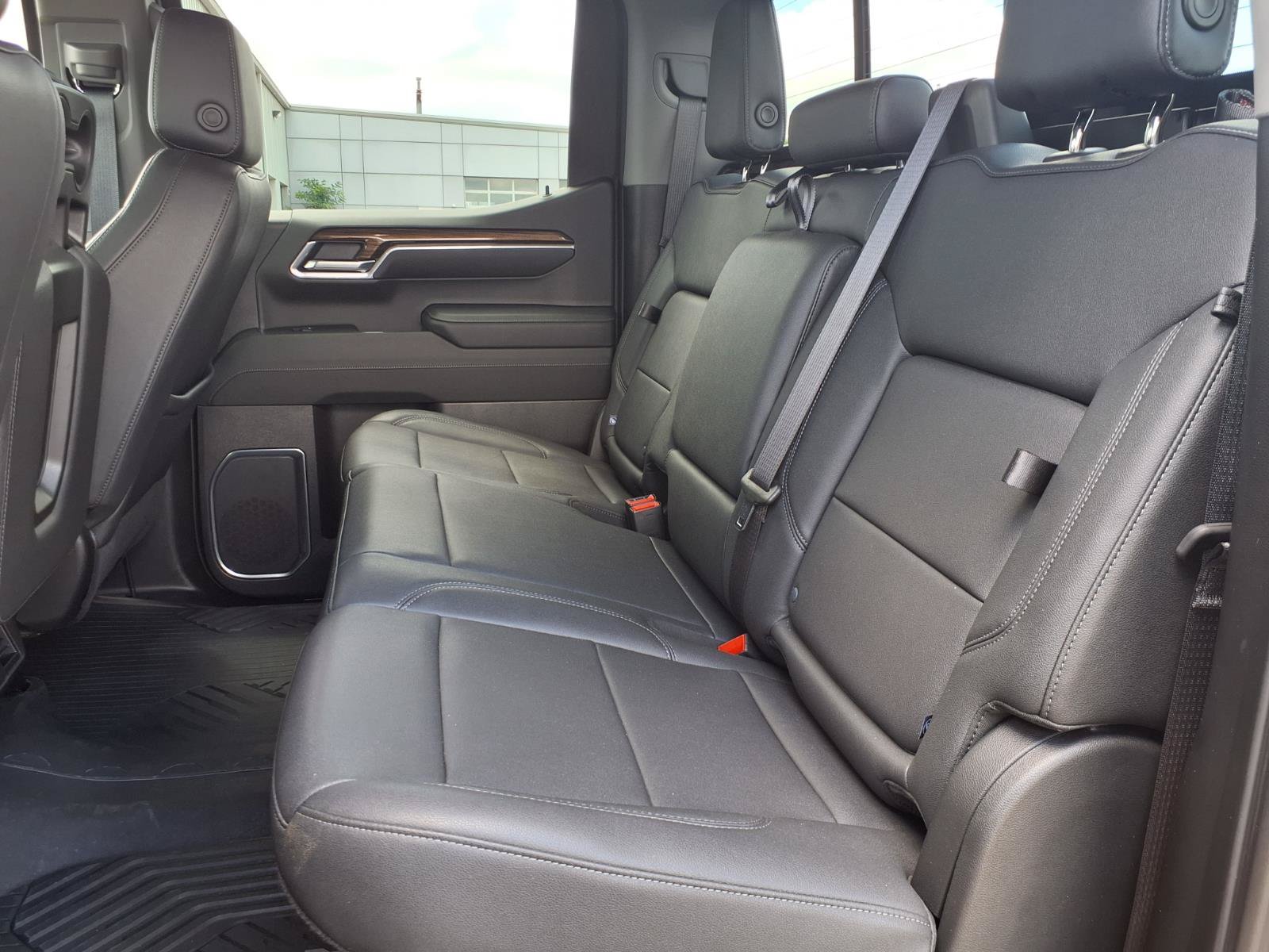 Used 2023 Chevrolet Silverado 1500 LT AWD/4WD image 9