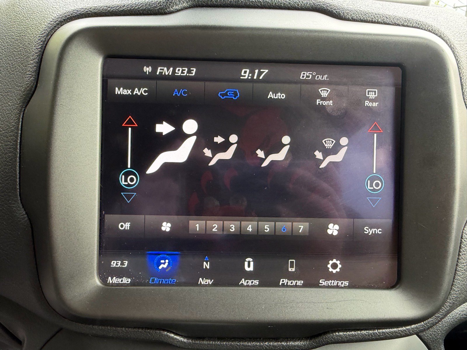 Used 2023 Jeep Renegade Latitude AWD/4WD image 39